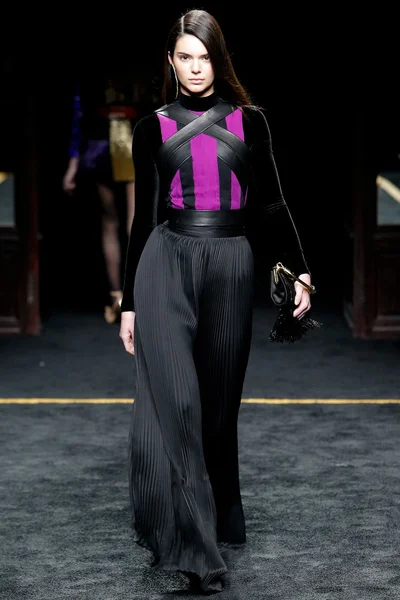Look 48